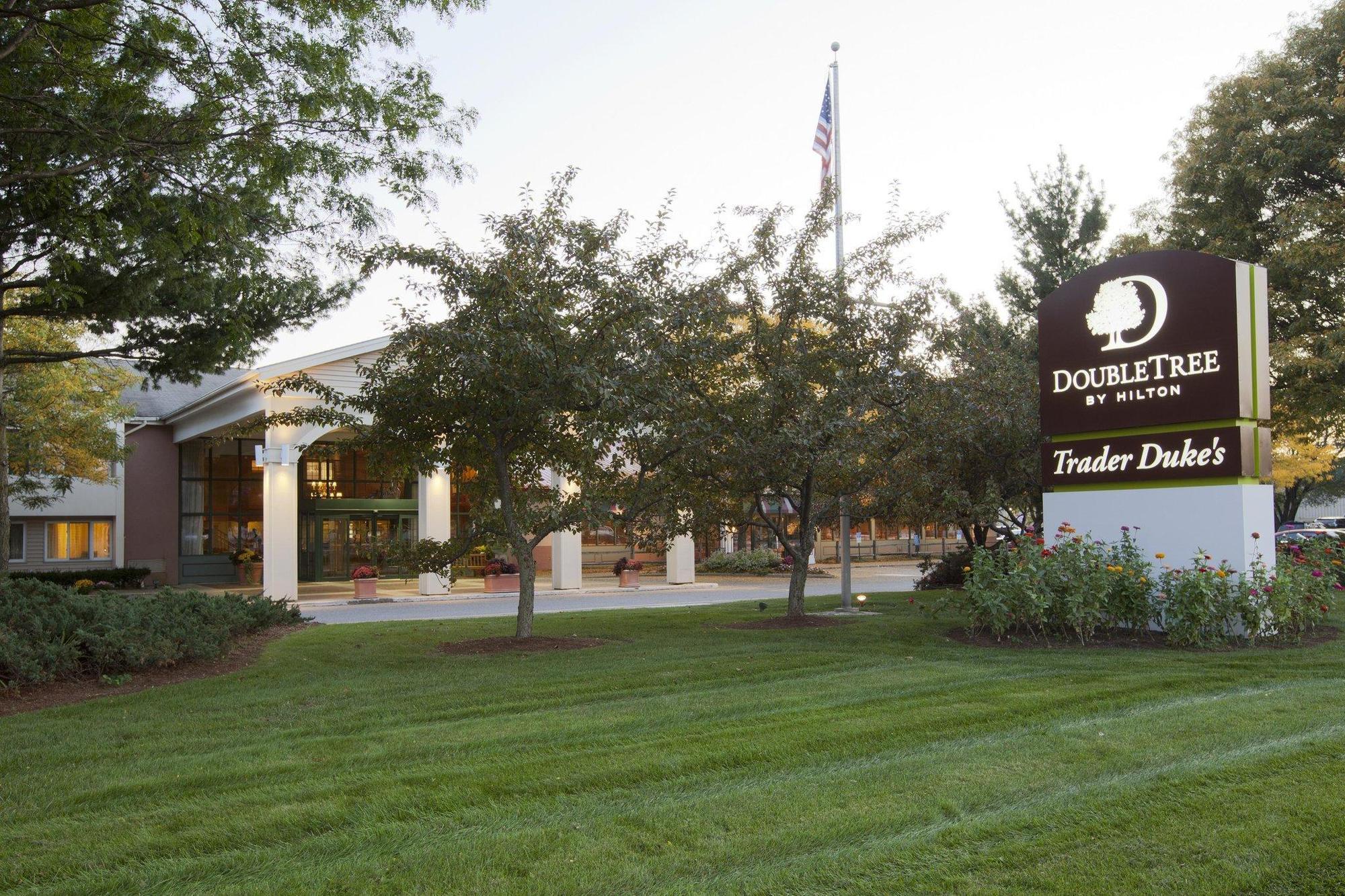 Delta Hotels By Marriott Burlington Bagian luar foto