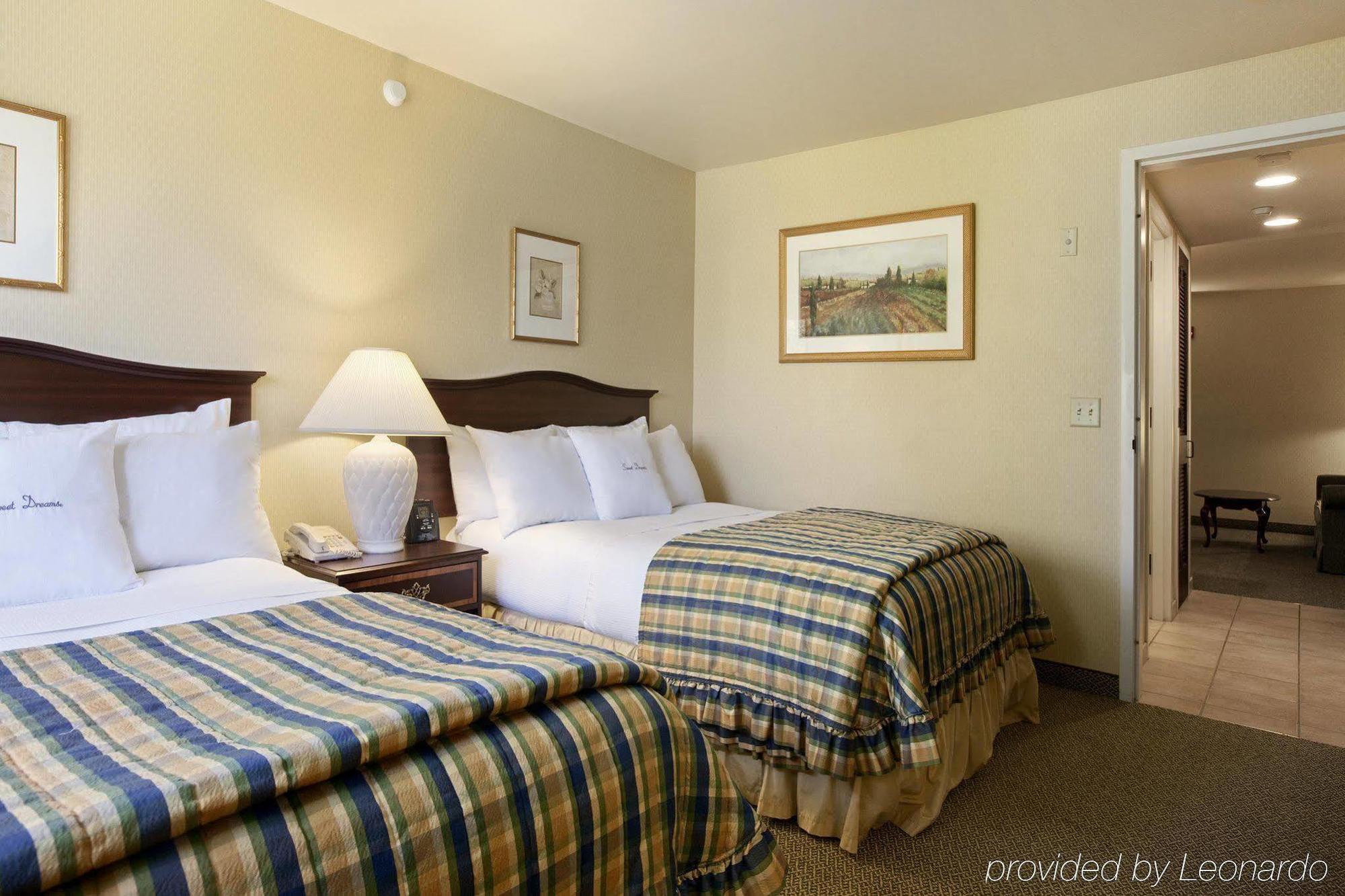 Delta Hotels By Marriott Burlington Bagian luar foto