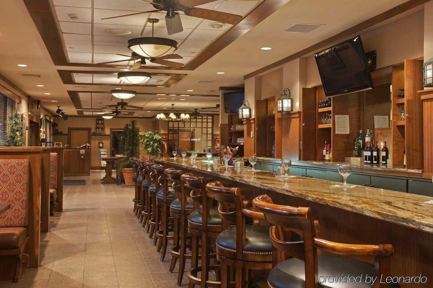 Delta Hotels By Marriott Burlington Bagian luar foto